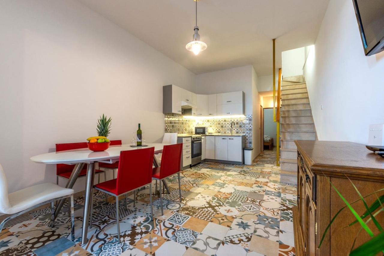 Apartment Sina Йесенице Екстериор снимка